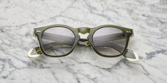 eleganti occhiali fatti a mano in edizione unica verde trasparenti