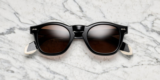 occhiali da sole neri classici
